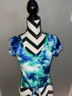 Eye candy Blue & Green Tie-Dye V-Neck Crop Top with Front Tie